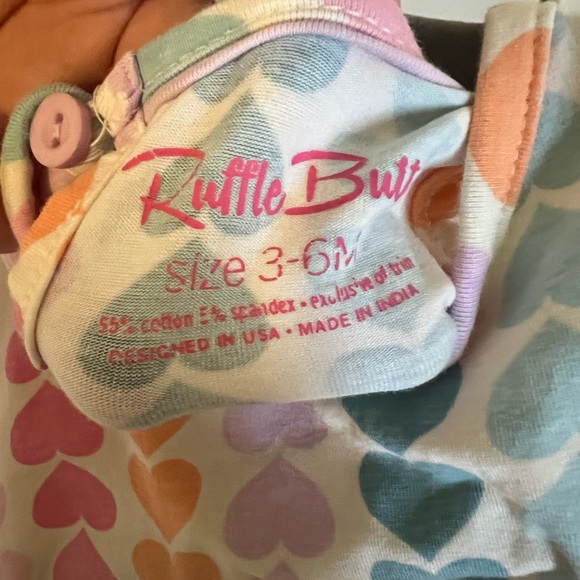 💥3/$20 - 3-6M Ruffle Butts Heart Bubble Romper Onesie, Pastel, Baby Girl - Picture 3 of 3